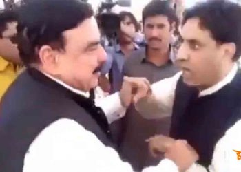 महज चंद पैसों के लिये पाकिस्तान के रेल मंत्री का हुआ छीछालेदर