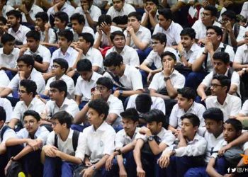 कल से स्कूल आना होगा फूल शर्ट और फुल पैंट में