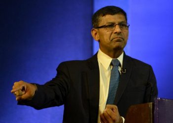 एक व्यक्ति के फैसले से डूब सकती है भारतीय अर्थव्यवस्था : राजन