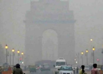 दिल्ली एनसीआर में हेल्थ इमरजेंसी लागू : 5 नवंबर तक बंद रहेंगे स्कूल
