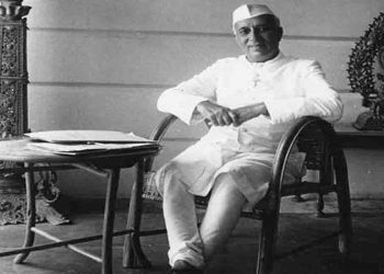 प्रियंका गांधी ने याद दिलाई उस रात की कहानी जब पंडित नेहरू के बेड पर सो गया गार्ड और फिर…