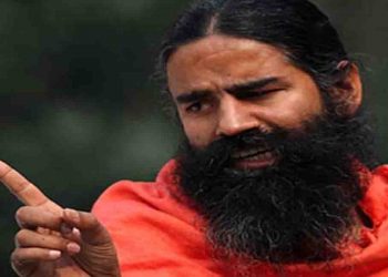 अंबानी-अडानी पर मेहरबान बैंक, बाबा रामदेव को कर्ज देने से क्यों इन्कार कर रही है ?