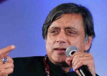 ओ तेरी : अंग्रेजी वाले शशि‍ थरूर हिन्दी में कविता लिख रहे हैं, वो भी अच्छे दिन पर