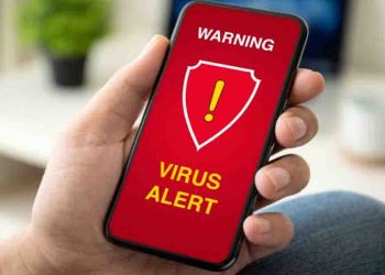 बिना बताए अकाउंट से पैसे निकाल रहा ये App, फोन से अभी करें Delete