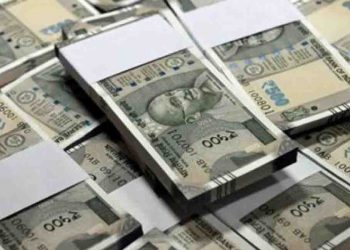 झारखंड चुनाव : आजसू नेता रुपया बांटते गिरफ्तार