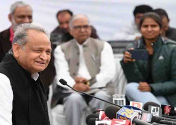 “हम उन्हीं चैनलों को पैसे देंगे जो हमारी खबर दिखाएंगे” : राजस्थान के सीएम ने तो पोल पट्टी ही खोल दी