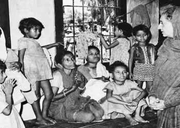 किस्सा 1971 का : जब शरणार्थियों से बढ़ा था भारत का बजट,  डाक टिकट बेचकर से इंदिरा गांधी ने जुटाए थे पैसे