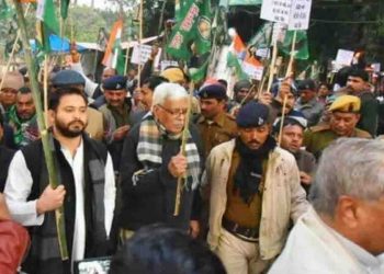 बंदी के नाम पर बवाल : जबरन ट्रेन और गाड़ियों को रोक रहे हैं, दुकानें बंद करवा रहे हैं