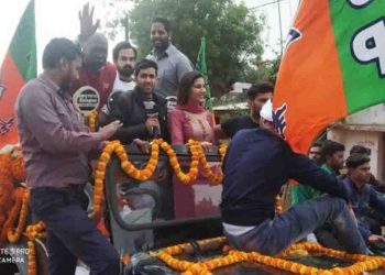 सपना चौधरी पर भगवा रंग चढ़ गया है : झारखंड में भाजपा का प्रचार कर रही हैं