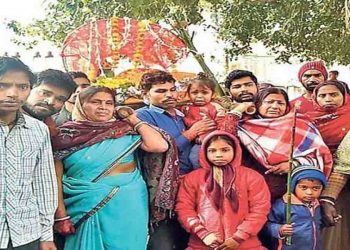 रूढ़ीवादिता को तोड़ बिहार की बहुओं ने कायम की मिसाल, ससुर के पार्थिव शरीर को खुद दिया कंधा