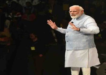 मैं अपने शरीर के पसीने से करता हूं मालिश, इसलिए चमकता है मेरा चेहरा – पीएम मोदी