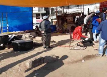 शाहीन बाग में बड़ी कार्रवाई :  मंच से 7-8 लोगों को थाने ले गई पुलिस, सभी लंगर संचालक हिरासत में