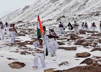 माइनस 30 डिग्री में जवानों ने फहराया तिरंगा,  कहा- भारतीय होने पर हमें गर्व है