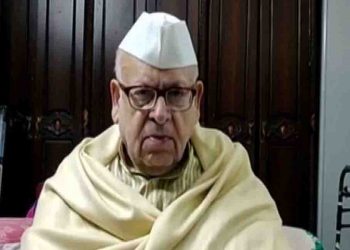 हिंदुस्तान में अगर कोई मुसलमानों से सबूत मांगे तो उसका गला पकड़ लेना, गैरत में हाथ डाले तो हाथ काट लेना  : पूर्व राज्यपाल अजीज कुरैशी के भड़काउ बोल