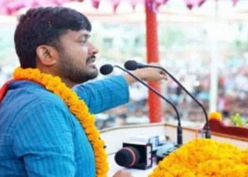 पत्थर फेंकिये, शीशा तोड़ दीजिए, सर फोड़ दीजिए लेकिन ये न कहिए के अपना हक छोड़ दीजिए : कन्हैया कुमार