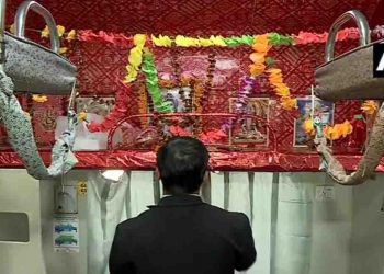 काशी महाकाल एक्सप्रेस में एक सीट रहेगी भगवान भोलेनाथ के नाम पर बुक : औवेसी ने उठाए सवाल