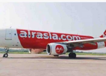 फ्लाइट में सफर कर रहा था ‘कोरोना’ का संदिग्ध मरीज, तो विमान की खिड़की से कूदा पायलट