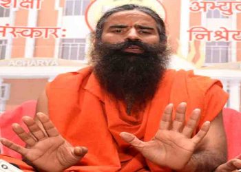 मदरसे और गुरुकुल में एक साथ हो छापेमारी, देखें कहां निकलते हैं हथियार : बाबा रामदेव