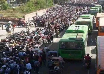 मानव बम न बन जाए बाहर के बिहारी मजदूर, इसलिये दिल्ली-यूपी से आने वाली बसों को बिहार में नहीं मिलेगा प्रवेश –  नीतीश कुमार