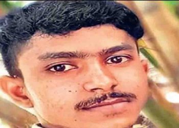 कोरोना संदिग्धों के बारे में युवक ने कंट्रोल रूम में दी सूचना, भड़के लोगों ने पीट-पीटकर मार डाला