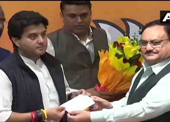 कांग्रेस का छोड़कर हाथ, सिंधिया हुए बीजेपी के साथ