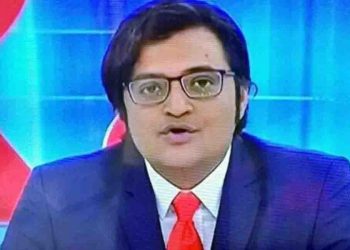 रिपब्लिक टीवी वाले अर्णब गोस्वामी और उनकी पत्नी पर हमला, बोले- सोनिया गांधी ने डर कर भेजे गुंडे