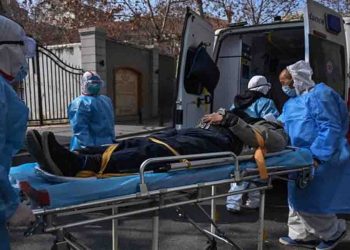 कोरोना मरीजों का इलाज करने वाले डॉक्टर की मौत,  भीड़ ने कब्रिस्तान में शव दफनाने से रोका और किया हमला