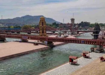 लॉकडाउन में निर्मल हुई गंगा : पानी इतना साफ है कि आराम से पी सकते हैं