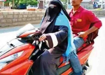 लॉकडाउन में फंस गया बेटा, वापस लाने के लिये मां ने 1400 किमी चलाई स्कूटी