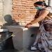 जज्बे को सलाम : पीठ पर मशीन उठाकर पूरे गांव को खुद सैनिटाइज कर रही हैं यह मुखिया