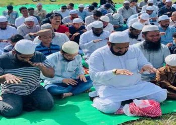 रमजान में नमाज के लिए मौलवी ने इकट्ठी की भीड़, और खुद हो गये कोरोना पॉजिटिव