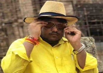 सोशल डिस्टेंसिंग तोड़ने वाला शिक्षा मंत्री का स्टाफ पीआर बांड पर छूटा : कर रहा था मछली पार्टी