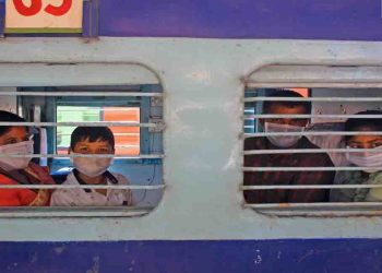 स्पेशल ट्रेनों से कैसे कर सकते हैं सफर : रेलवे बता रही है