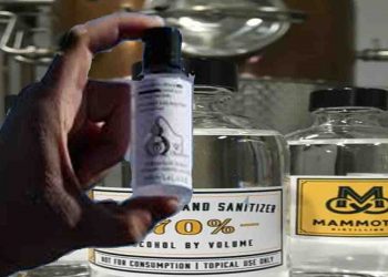 लॉकडाउन में ठेका था बंद, बंदे ने सैनिटाइजर से बना ली शराब, गिरफ्तार