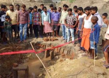 गया में तालाब खुदाई में मिले कोल राजा के गढ़ के अवशेष