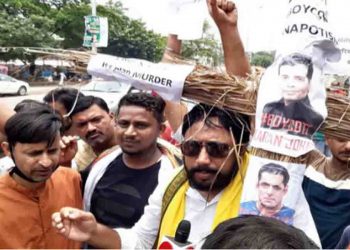 पटना में सुशांत सिंह राजपूत के फैन्स का प्रदर्शन, सलमान खान-करण जौहर का फूं’का पुतला