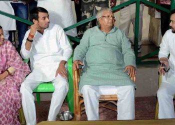 राबडी देवी-तेजस्वी यादव के आवास पर भी कोरोना का अटैक, 13 कर्मचारी पॉजिटिव पाये गये