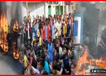 Munger, Bihar News, Thana me Aag Laga Diya, Police Station burned by Public, Bihar Hindi News,