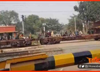 Bihari Studants, Bihar Studant on Malgadi, Bihar Chunav, Bihar Khabar, Bihar Lettest News, Bihar Hindi News, Bihar Hindi Khabar,