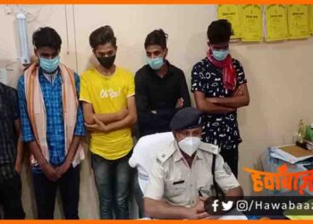 Bihar ke 5 ladke facebook se karta tha thagi, fecebook par videshi ladki ki id banakar karta tha thagi, Bihar news, Kodarma se 5 girftar, Facebook Fraud,