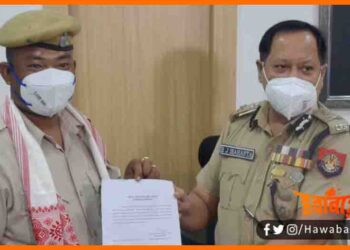 HomeGaurd Ne Pakdwa diye karoro ke drug, ASAM Govt, Asam Police, Homegaurd ko salute, Homegaurd ki imandari, DGP Asam, DGP Assam Gives 1 lakh to homegaurd, Bihar hindi news, Azab Gazab,