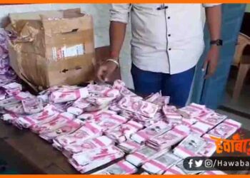 Railway Track par Bikhre pade the noto ke bandal, Railway Track par note, 500 Aur 2000 ke noton ke bandal, Tamilnadu news, Tamilnadu ke railway track par mile note,