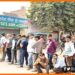 Bank ke bahar lagi katar, Bank ke bahar lagi line, Khate me aa gaye paise, Bihar news, is studant ke khate me aa gaye 960cr, SBI, PNB, Bihar hindi news, Bihar samachar, Bihar kahbar, Bihar lettest news, Khagaria news,