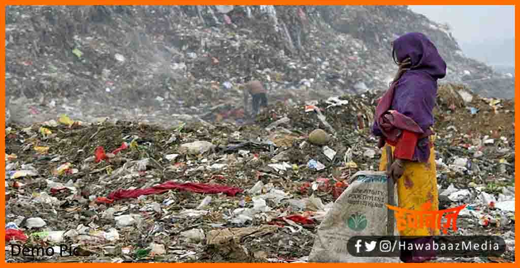 Kuda binne wali ye mahila kamati hai lakho me, Kuda binkar kama rahi lakho, Kuda binne wali mahila, Kuda beenkar kaise kamaye, Kuda binkar kamai,